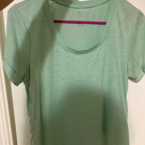 GAIAM mint athletic shirt, size large - Picture 2 of 4